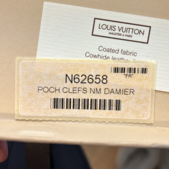 Louis Vuitton LV Key Pouch Card Holder - Picture 11 of 12
